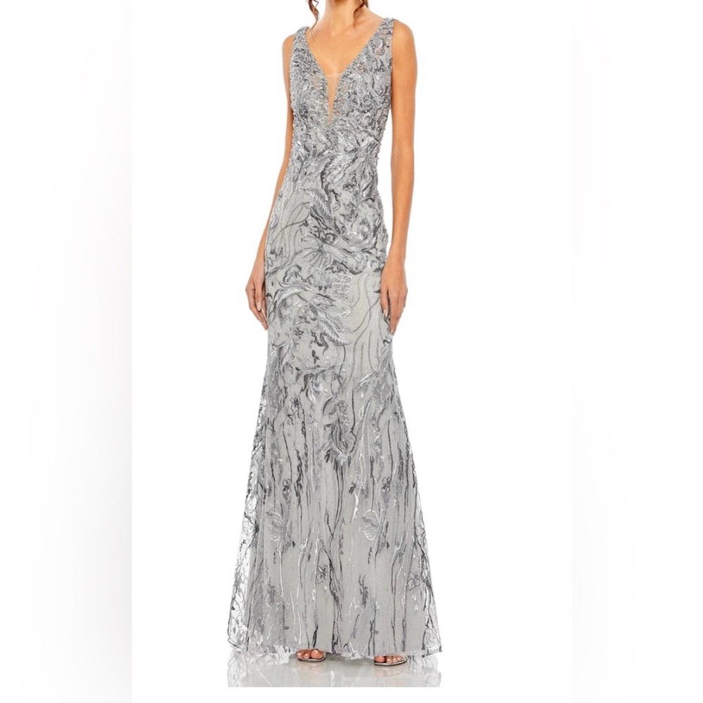 Elegant Silver Evening Gown - Mac Duggal